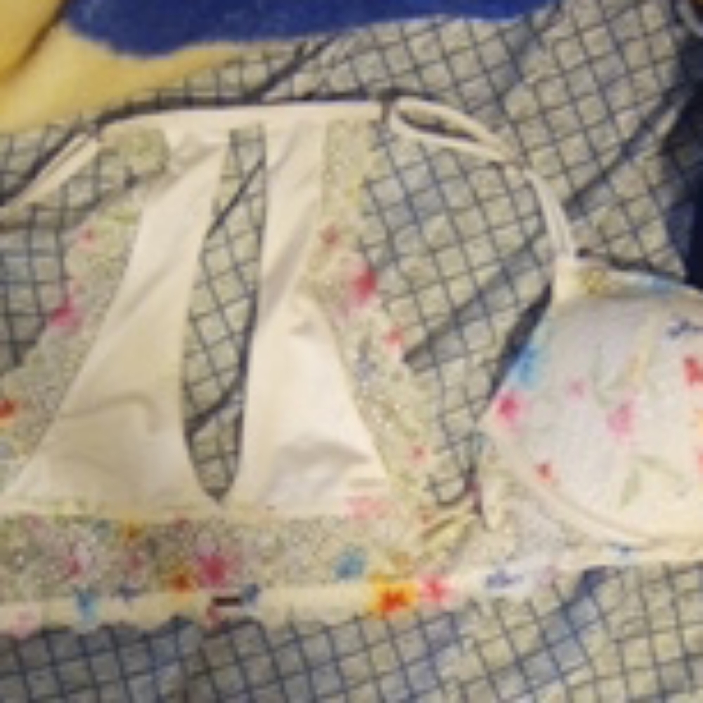 Vs bra 34D - Picture 2 of 4